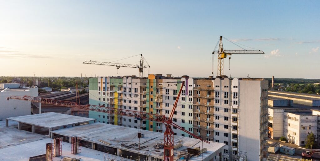 BPCON2025 blue logo vertical 3000W Multifamily Permits Dip 23%, Yet Sunbelt Markets Outshine Expectations