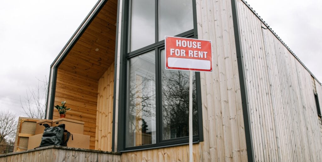 "Maximizing Returns: How Build-to-Rent Thrives Amid Institutional Investor Ban"